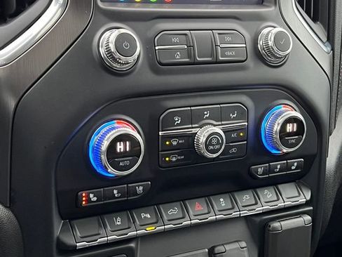 Used 2021 GMC Sierra 2500 AT4 w/ AT4 Premium Plus Package image 38