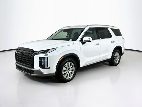 Used 2025 Hyundai Palisade SEL FWD image 3