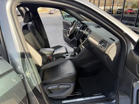 Used 2021 Volkswagen Tiguan SE R-Line image 14