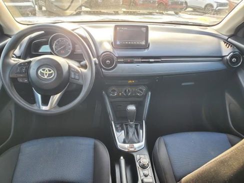 Used 2017 Toyota Yaris iA image 11