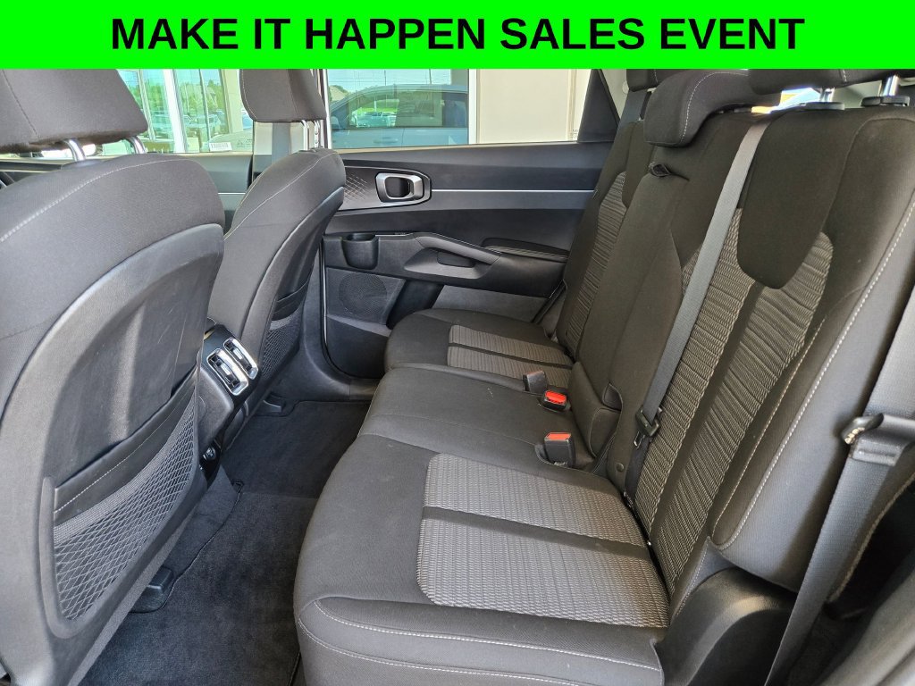 Used 2023 Kia Sorento LX AWD/4WD image 15