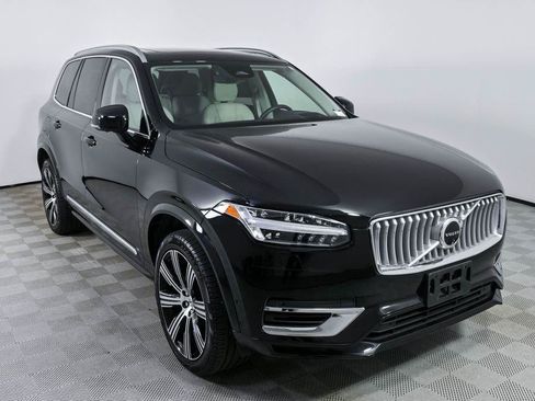 Certified 2025 Volvo XC90 T8 Ultra w/ Protection Package Premier AWD/4WD image 29