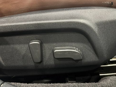 Used 2019 Subaru Outback 2.5i Touring AWD/4WD image 21
