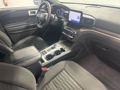 Used 2020 Ford Explorer XLT RWD image 32