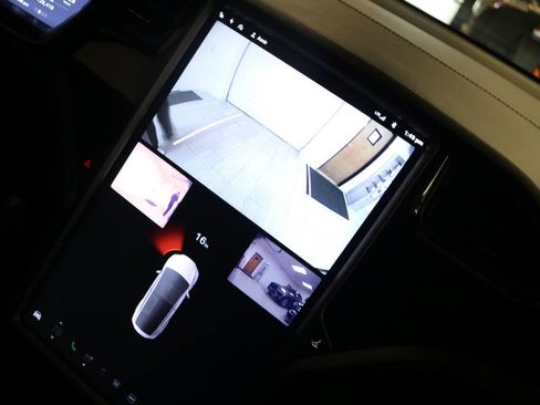 Used 2018 Tesla Model X 75D image 40