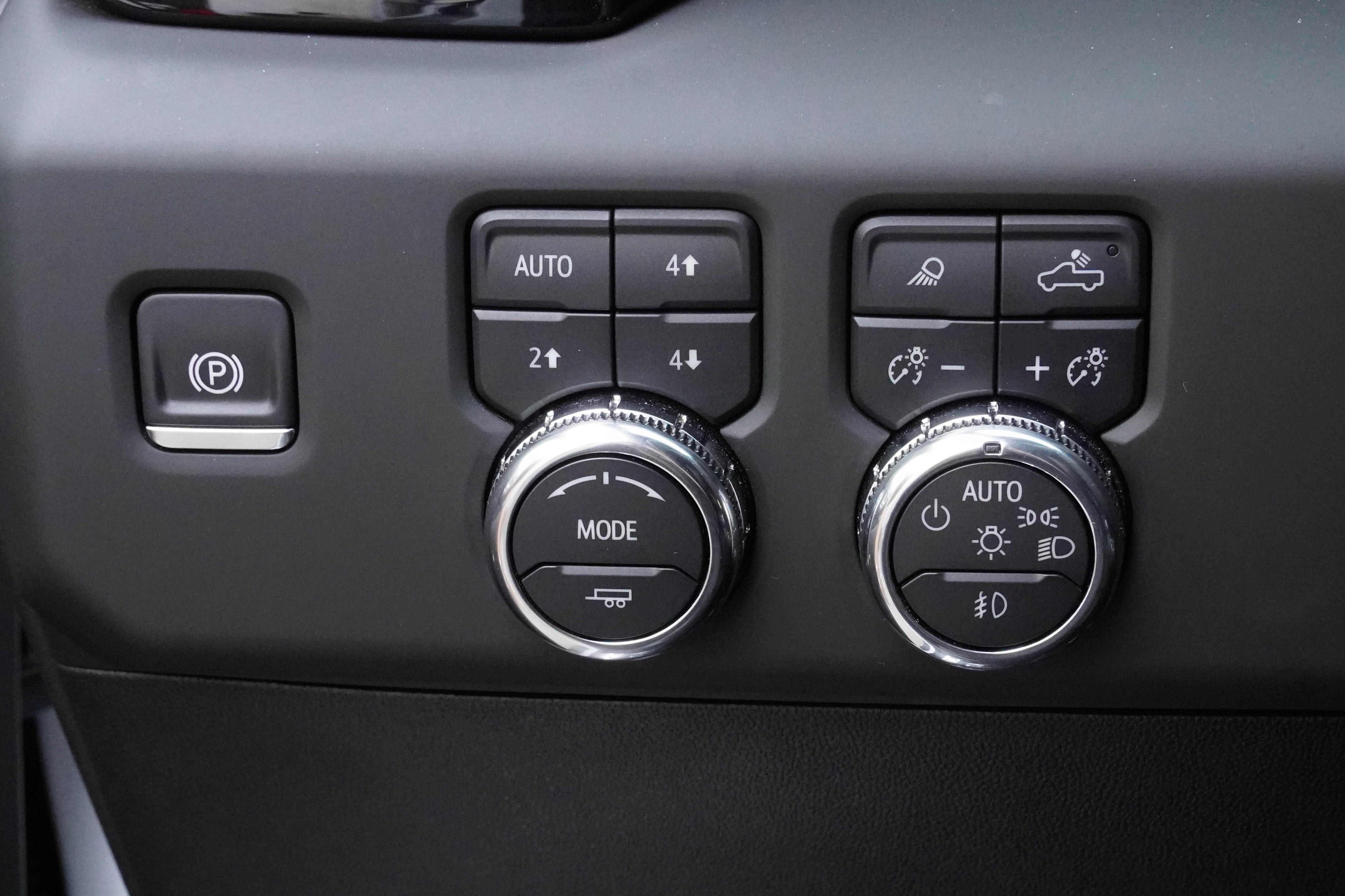 Used 2025 GMC Sierra 2500 AT4 w/ AT4 Preferred Package AWD/4WD image 14