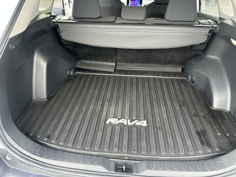 Certified 2023 Toyota RAV4 LE AWD/4WD image 28