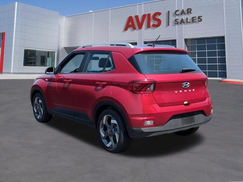 Used 2025 Hyundai Venue SEL FWD image 9