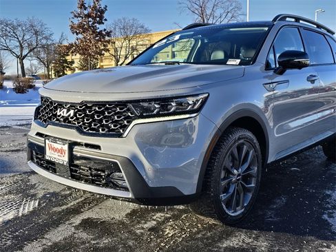 Used 2023 Kia Sorento SX Prestige image 10