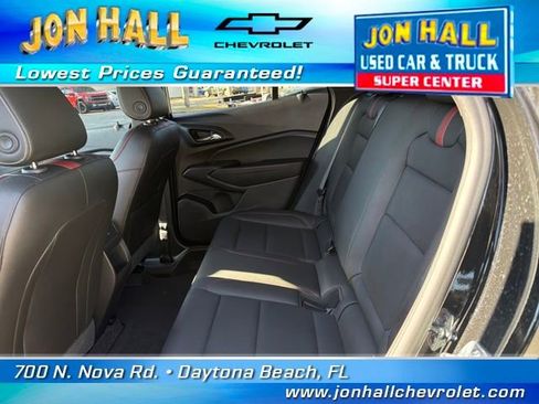 Used 2025 Chevrolet Trax RS w/ Sunroof Package image 19