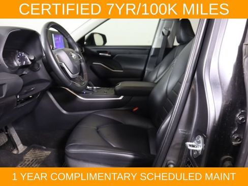 Used 2023 Toyota Highlander XLE FWD image 40