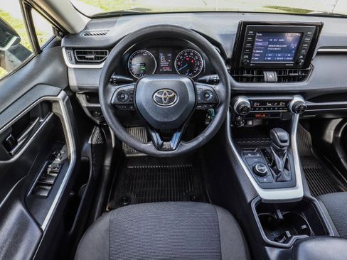 Used 2022 Toyota RAV4 LE AWD/4WD image 23
