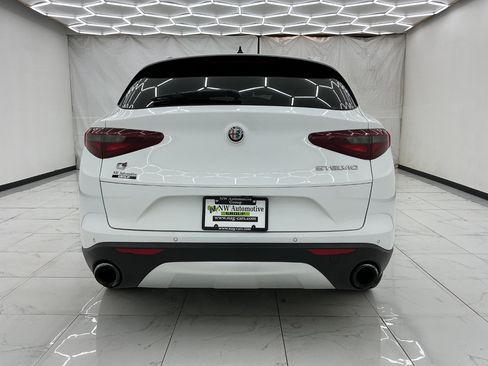 Used 2018 Alfa Romeo Stelvio AWD image 10