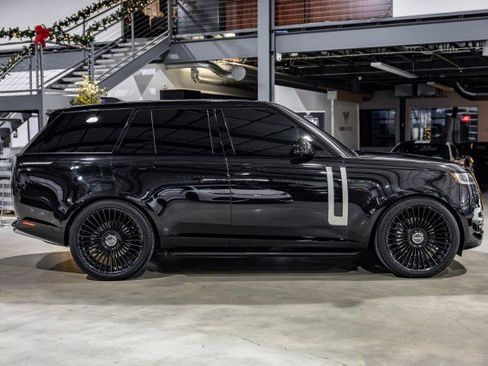 Used 2023 Land Rover Range Rover SE image 8