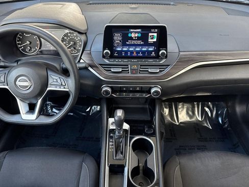 Used 2024 Nissan Altima 2.5 SV FWD image 26