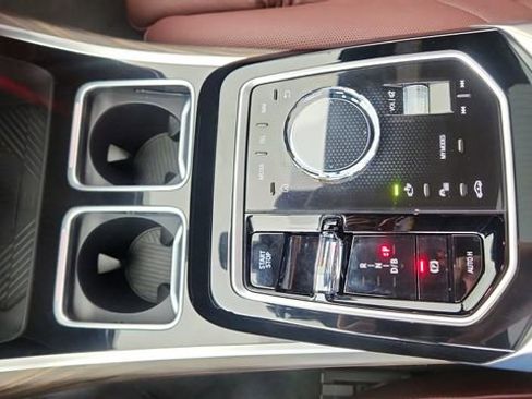 Used 2025 BMW i7 eDrive50 w/ Executive Package image 50