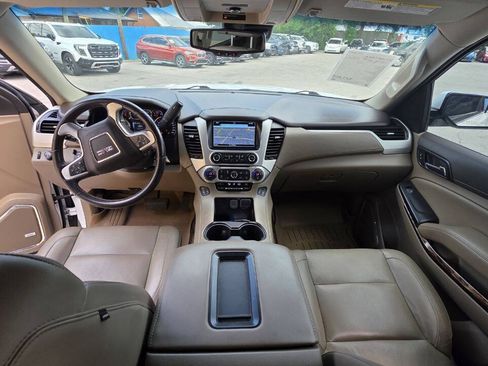 Used 2019 GMC Yukon XL SLT w/ HD Trailering Package RWD image 12