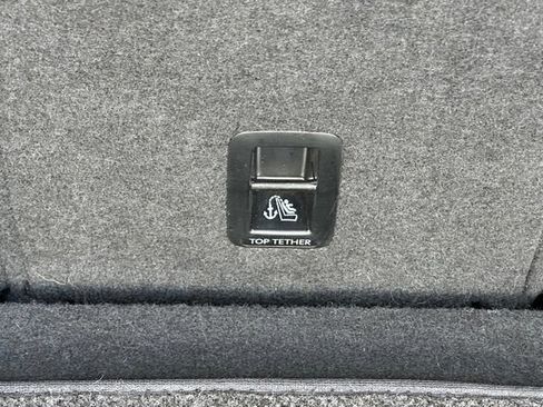 Used 2019 Volkswagen Tiguan SE AWD/4WD image 18
