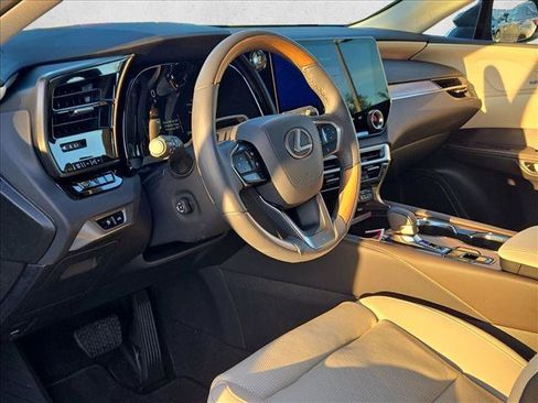 Used 2025 Lexus RX 350 FWD w/ Convenience Package image 9