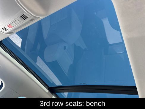 Used 2024 Volkswagen Tiguan SE w/ Panoramic Sunroof Package FWD image 17