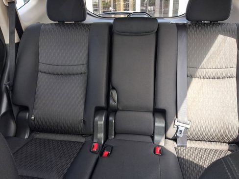 Used 2019 Nissan Rogue SV FWD image 22