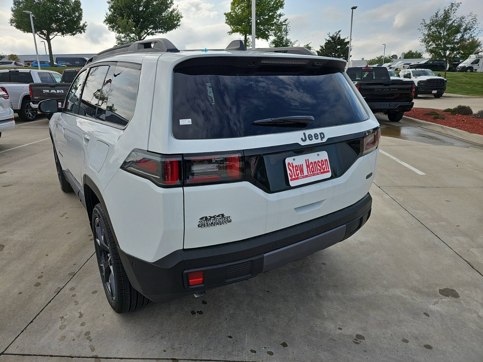 New 2026 Jeep Cherokee Overland w/ Advanced Pro Tech Group AWD/4WD image 3