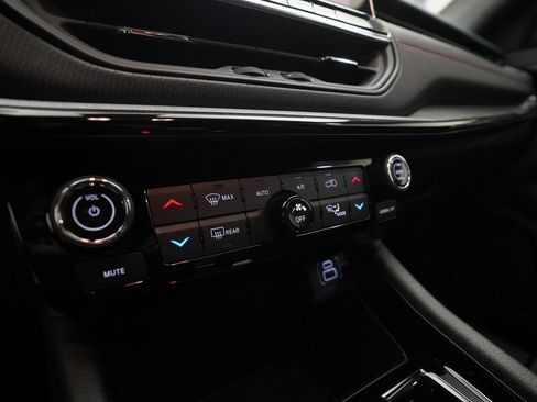 Used 2024 Jeep Compass Trailhawk w/ Trailhawk Convenience Group image 20