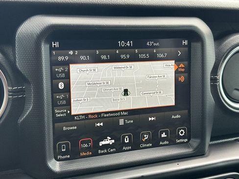 Used 2020 Jeep Gladiator Overland image 18