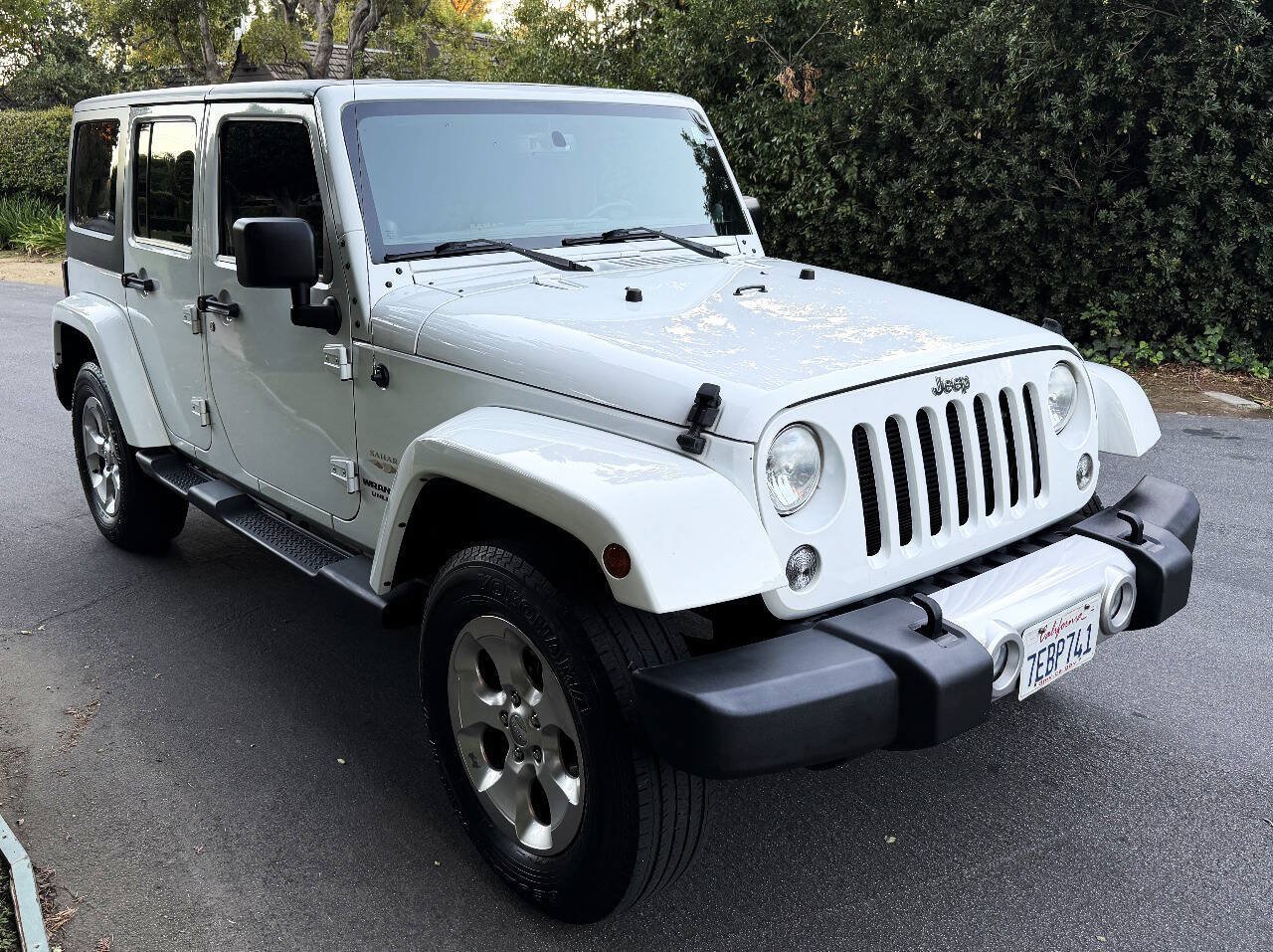 Used 2014 Jeep Wrangler Unlimited Sahara w/ Connectivity Group AWD/4WD image 9