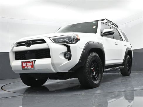 Certified 2022 Toyota 4Runner SR5 Premium w/ Moonroof Package RWD image 33