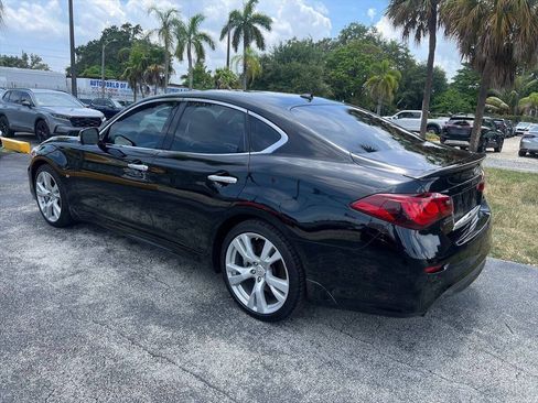 Used 2019 INFINITI Q70 Luxe w/ Sport Package RWD image 7