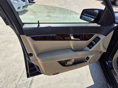 Used 2011 Mercedes-Benz C 300 4MATIC Sedan image 10