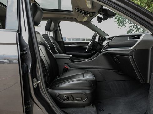 Used 2023 Jeep Grand Cherokee L Limited w/ Luxury Tech Group II image 43