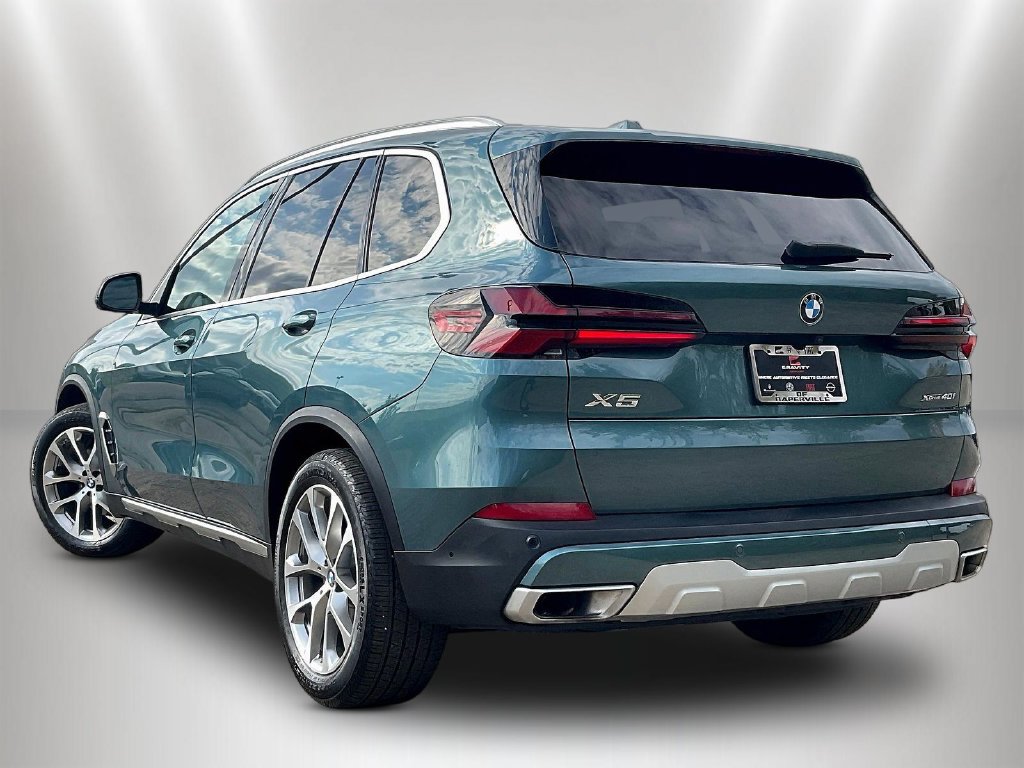 Used 2022 BMW X5 xDrive40i w/ M Sport Package AWD/4WD image 4