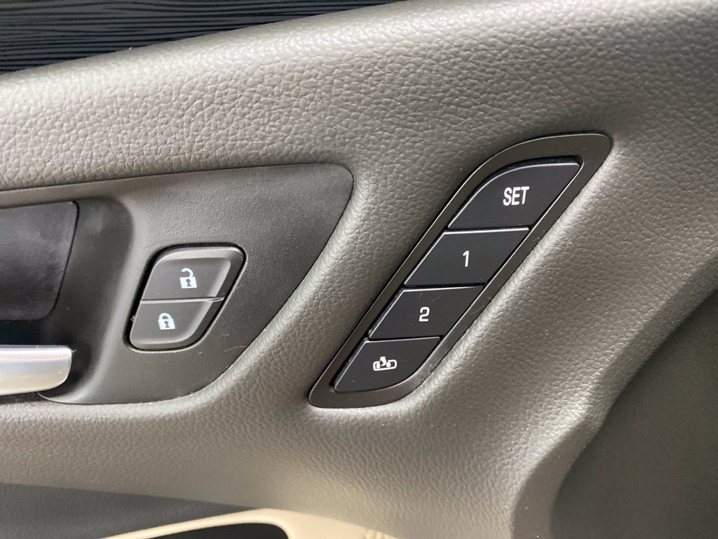 Used 2018 Buick Envision Essence AWD/4WD image 36