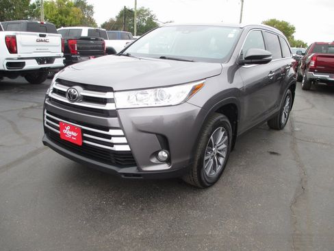Used 2019 Toyota Highlander XLE image 8
