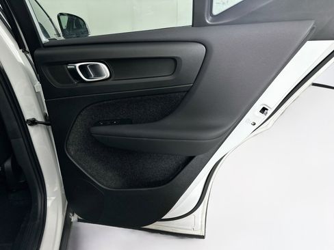 Used 2024 Volvo XC40 Recharge Plus w/ Protection Package Premier RWD image 30