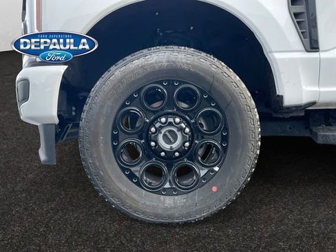 Used 2024 Ford F250 Lariat w/ Black Appearance Package image 18