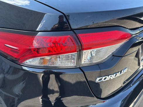 Used 2024 Toyota Corolla LE FWD image 34