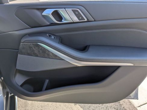 New 2026 BMW X5 sDrive40i image 17