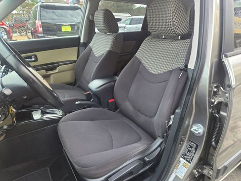 Used 2013 Kia Soul ! image 6