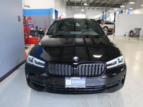 Used 2023 BMW 530i xDrive w/ Convenience Package image 3