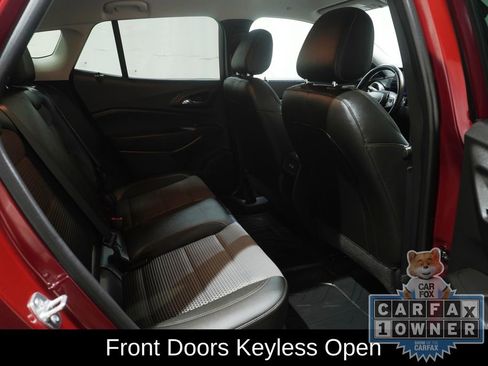 Used 2025 Chevrolet Trax LT w/ Driver Confidence Package FWD image 16