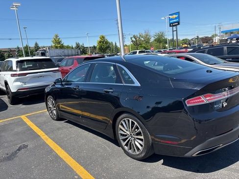 Used 2017 Lincoln MKZ Premiere AWD/4WD image 4
