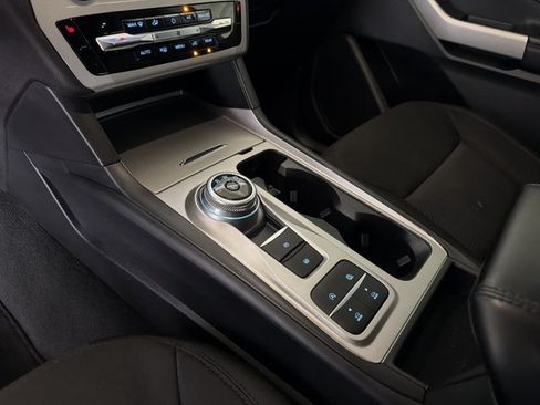 Used 2023 Ford Explorer XLT RWD image 21