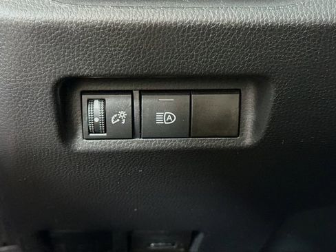 Used 2021 Toyota RAV4 XLE image 11