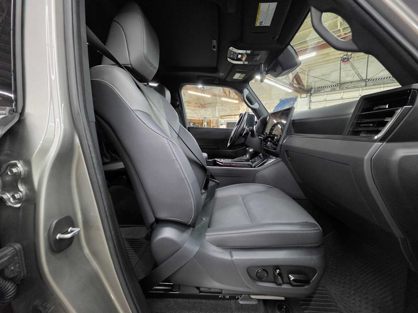 Used 2024 Lexus GX 550 w/ Cold Area Package AWD/4WD image 11