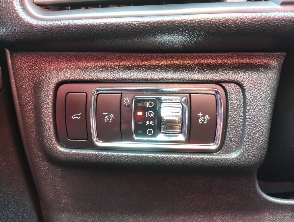 Used 2023 Lincoln Corsair AWD w/ Equipment Group 101A image 27