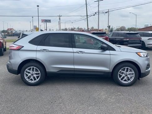 New 2024 Ford Edge SE image 7