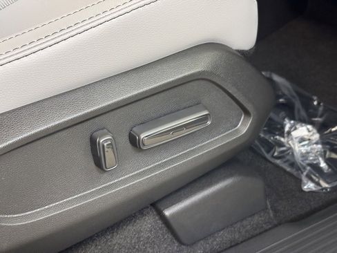 New 2025 Honda Pilot EX-L image 28